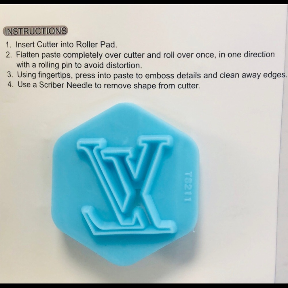 Fondant Cake Mold - Picture 3 of 3